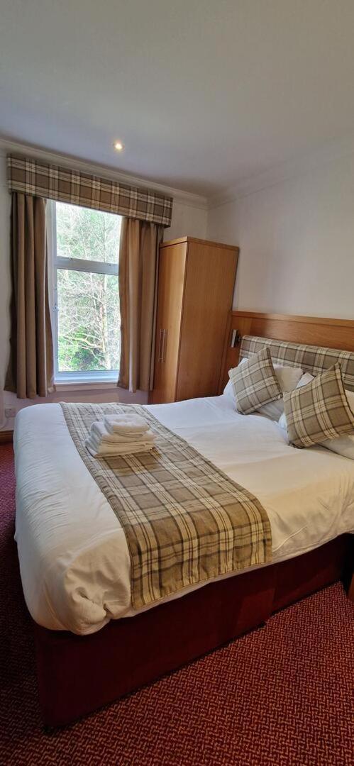 Loch Long Hotel Arrochar Exterior photo